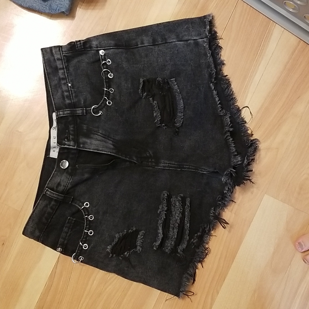 High waisted black grunge shorts